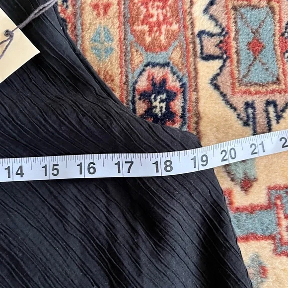 NWT Anthropologie Elevenses Textured Sleeveless Angled blouse Romper pockets M - Picture 8 of 11